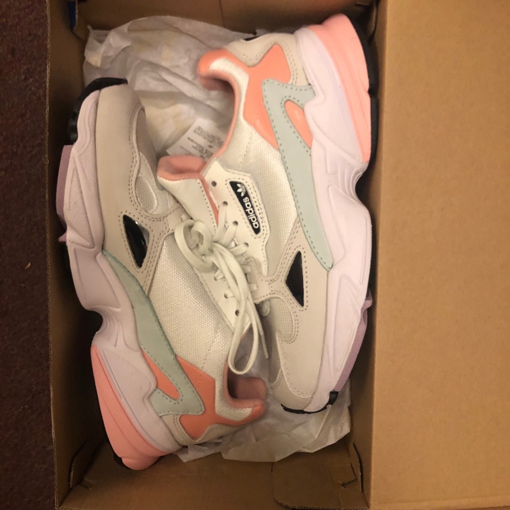 Adidas Falcon NWT 6.5
